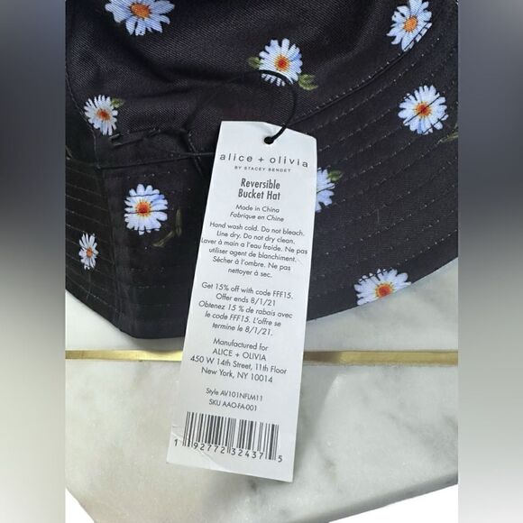 NWT alice + olivia Reversible Bucket Hat - Picture 9 of 9